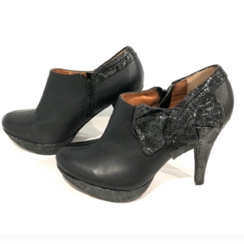 Poetic License booties